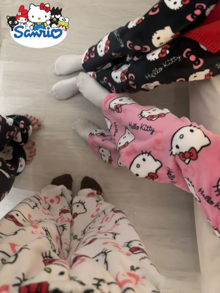 Hello Kitty Matching Flannel Pants for Teens and Girls – Soft Fleece-Lined Pajama Bottoms, Warm Winter Sleepwear with Cute Character Prints, Perfect for Home, Lounge, or Outdoor Wear